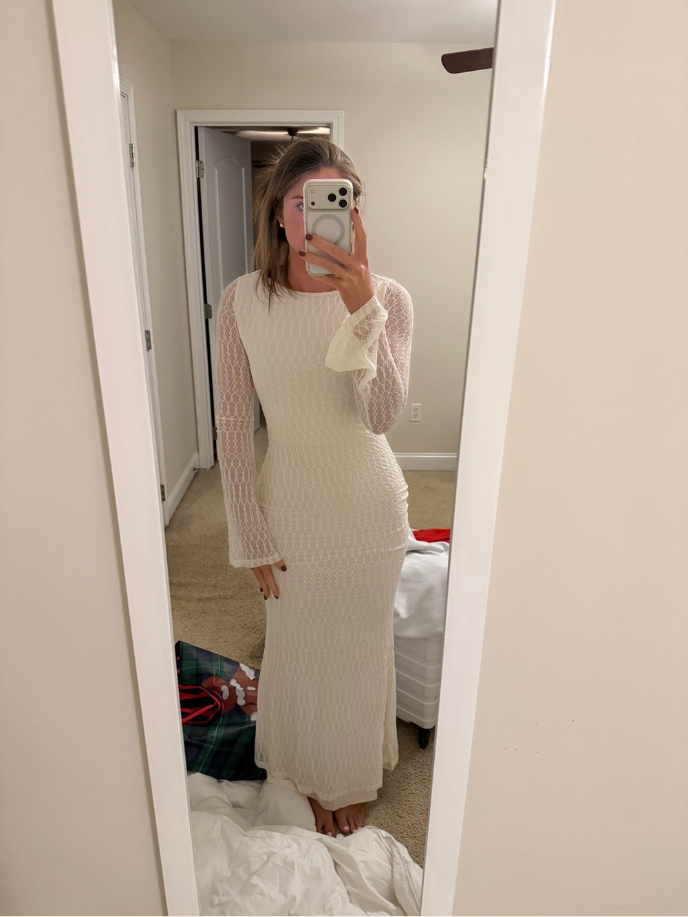Elegant Cream Long-Sleeve Knit Maxi Dress